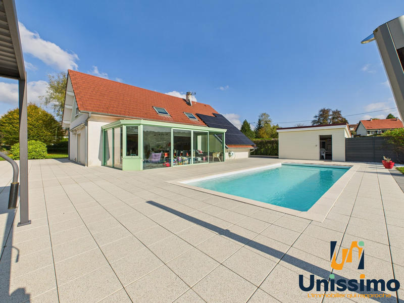 Maison contemporaine - 205 m² - 7 pièces