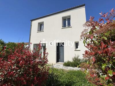 Maison - 79 m² - 4 pièces