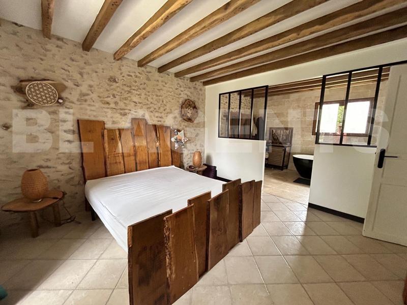 Maison - 248 m² - 8 pièces