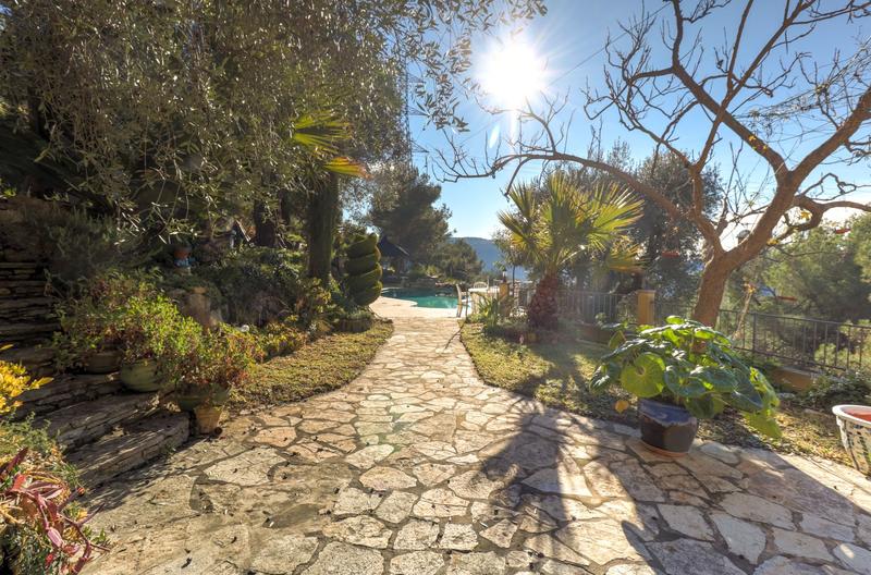 Maison - 148 m² - 6 pièces