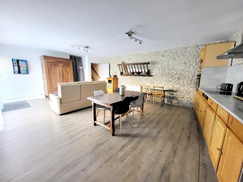 Maison - 186 m² - 8 pièces