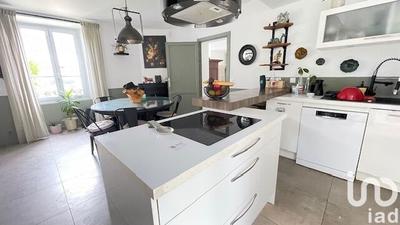 Maison - 152 m² - 8 pièces