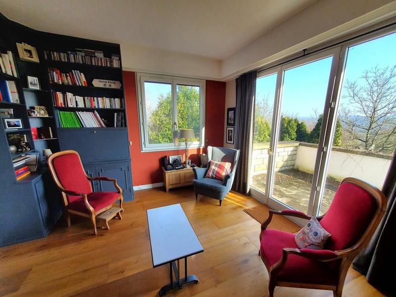 Maison - 285 m² - 8 pièces
