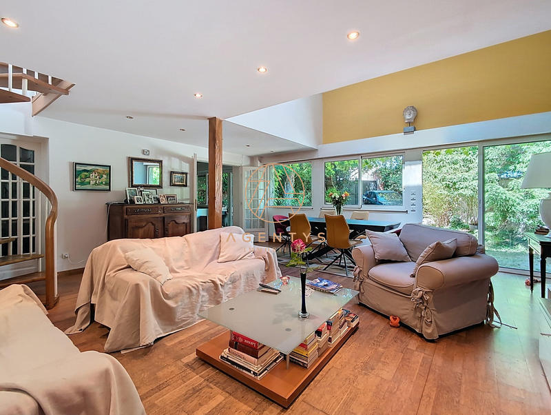 Maison - 104 m² - 6 pièces