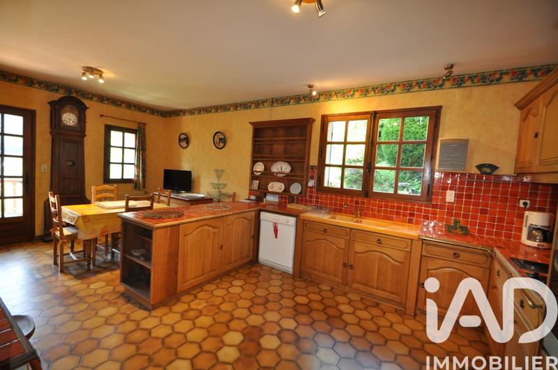 Maison - 370 m² - 11 pièces