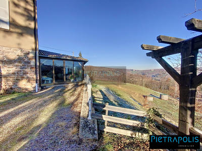 Maison - 270 m² - 8 pièces