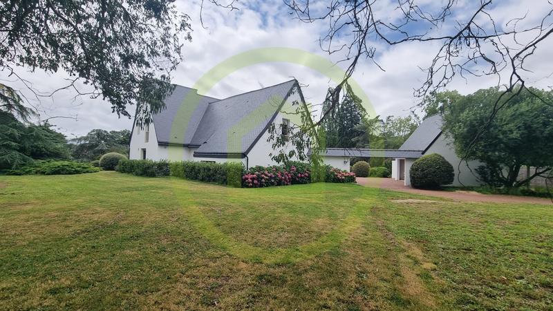 Maison - 263 m² - 7 pièces