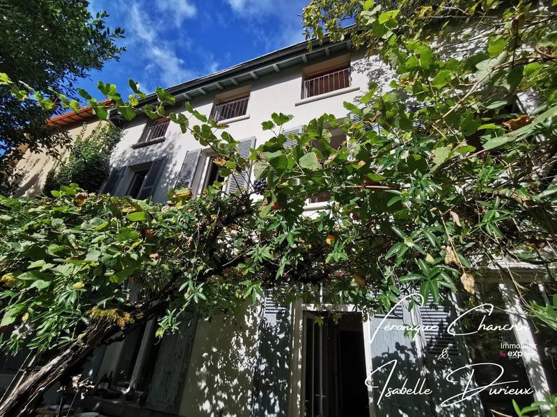 Maison - 198 m² - 7 pièces