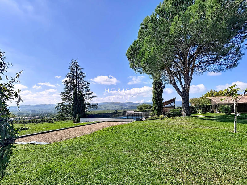 Villa - 262 m² - 10 pièces