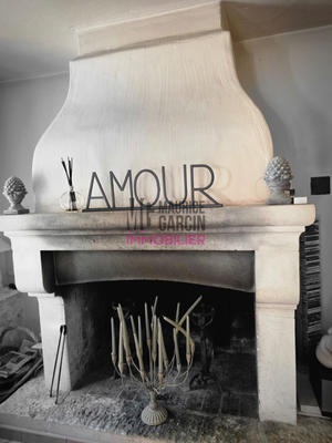 Maison - 220 m² - 7 pièces