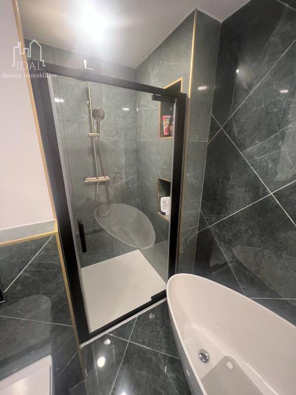 Appartement - 80 m² - 4 pièces