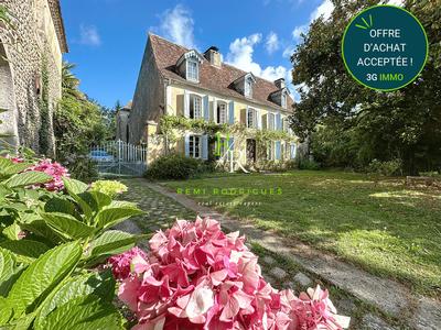 Maison de maîtres - 326 m² - 11 pièces