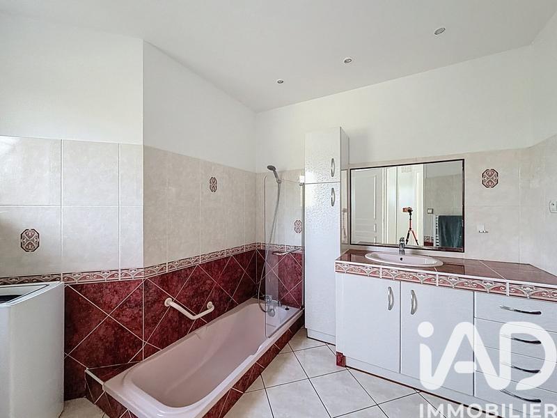 Maison - 263 m² - 9 pièces