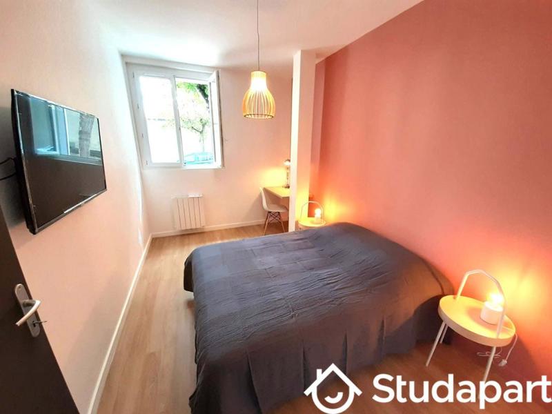 Chambre - 13 m² - 1 pièce