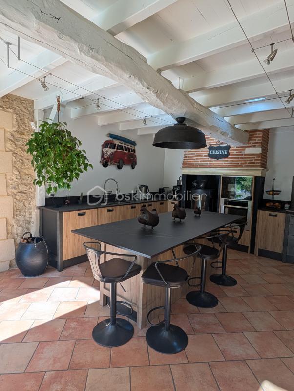 Maison en pierre - 215 m² - 7 pièces