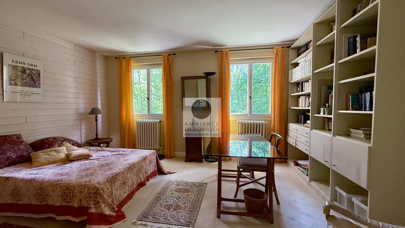 Maison - 230 m² - 9 pièces