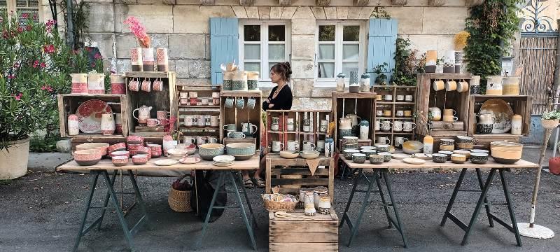Marché de potiers : au fil de l'eau