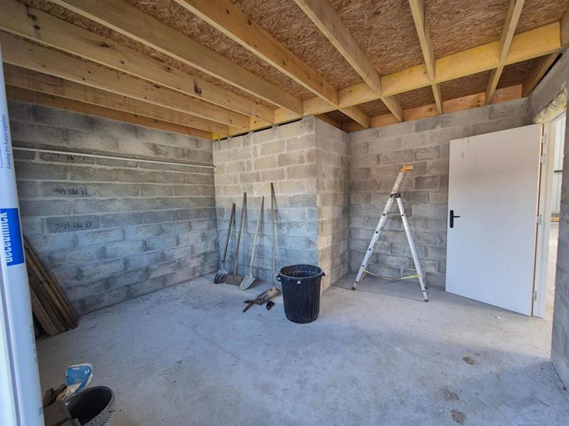 Parking / Garage - 195 m²