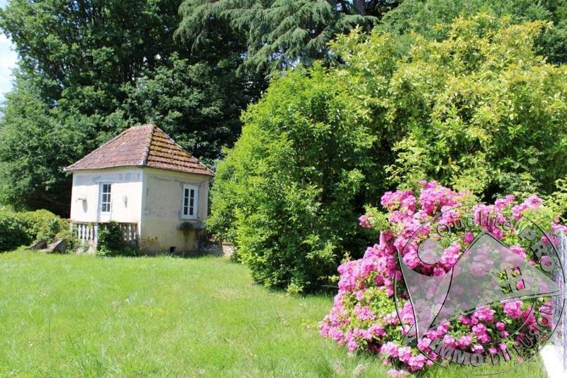 Demeure - 263 m² - 9 pièces