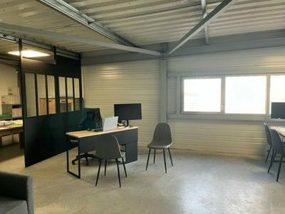 Local d'activité / Entrepôt - 258 m²