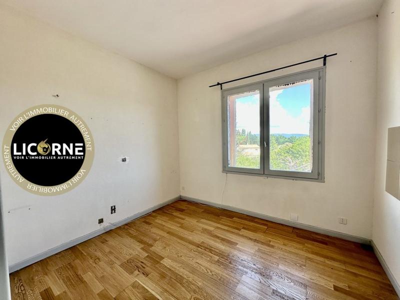 Villa - 168 m² - 9 pièces