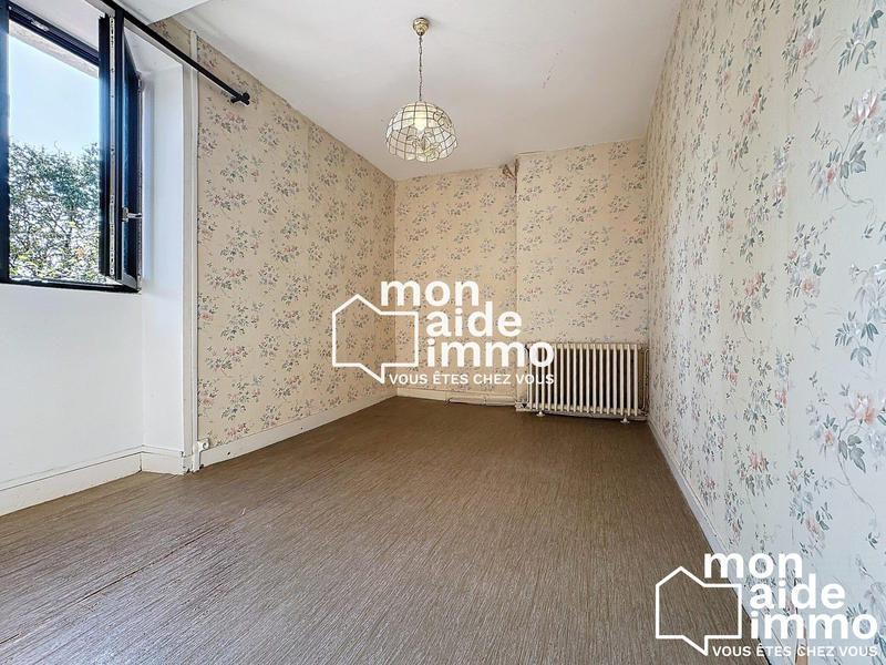 Maison - 305 m² - 8 pièces