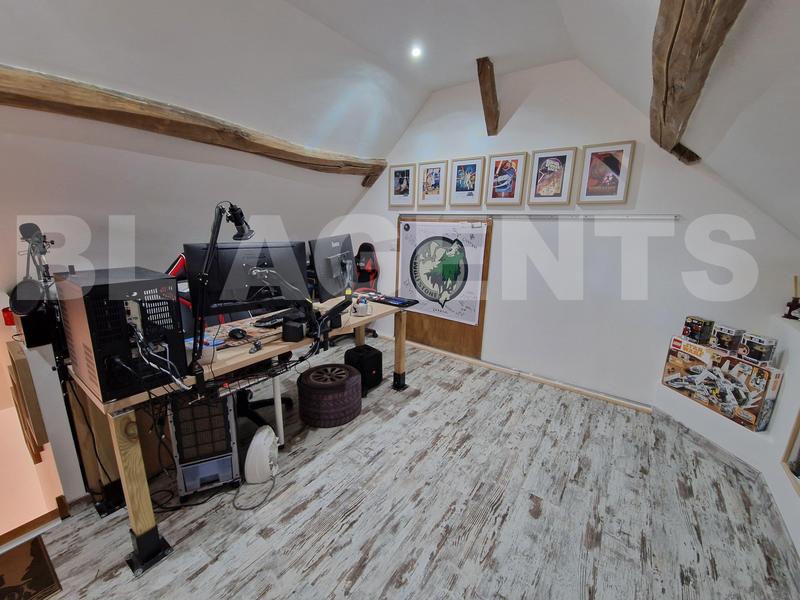 Maison en pierre - 182 m² - 9 pièces