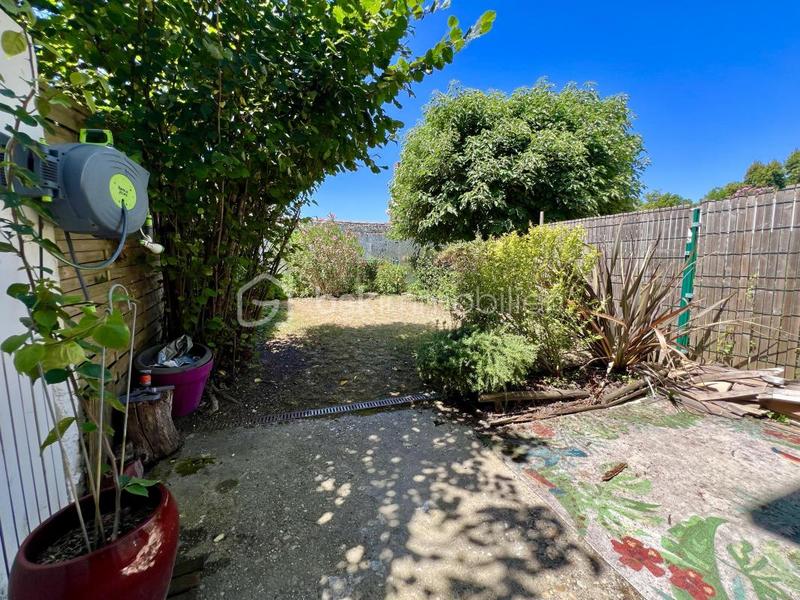 Maison - 213 m² - 9 pièces