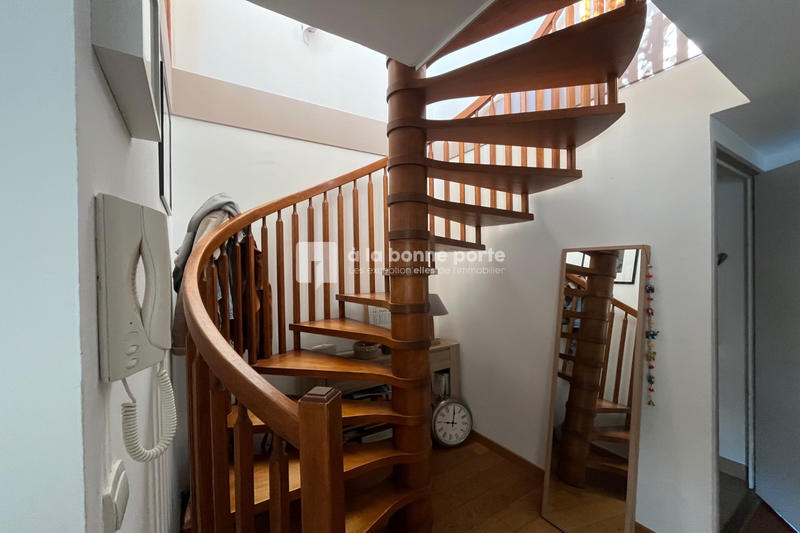 Appartement - 84 m² - 4 pièces