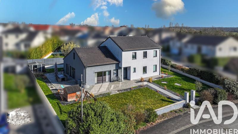 Maison - 230 m² - 6 pièces