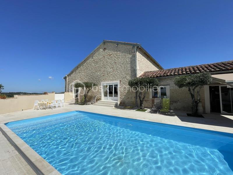 Maison de domaine équestre - 280 m² - 6 pièces