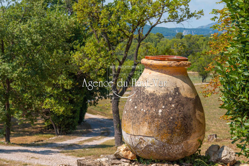 Propriété - 372 m² - 7 pièces