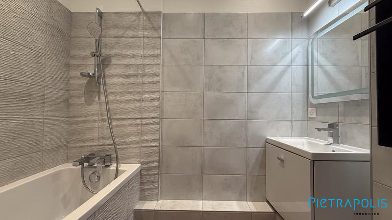 Maison - 583 m² - 15 pièces