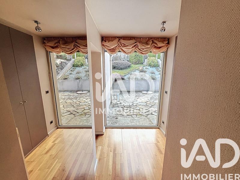 Maison - 226 m² - 8 pièces