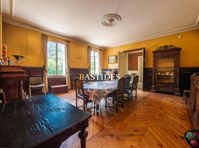 Château - 377 m² - 11 pièces