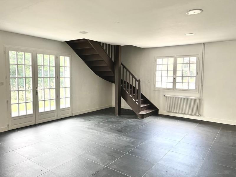 Maison - 263 m² - 9 pièces