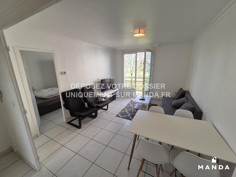 Chambre - 10 m² - 4 pièces