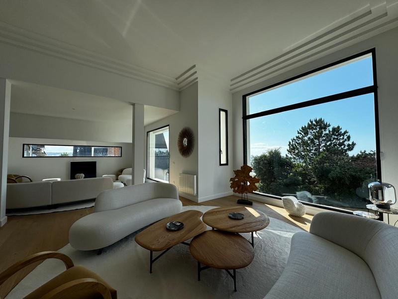 Maison contemporaine - 417 m² - 10 pièces