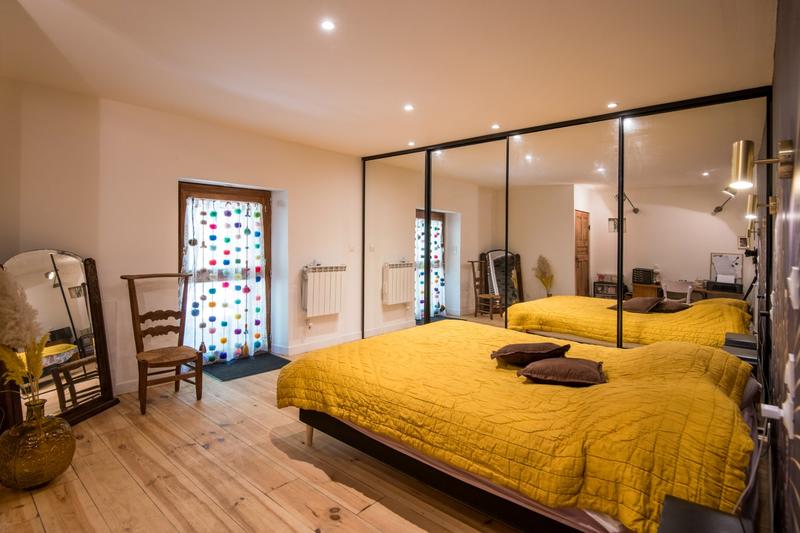 Maison - 425 m² - 12 pièces