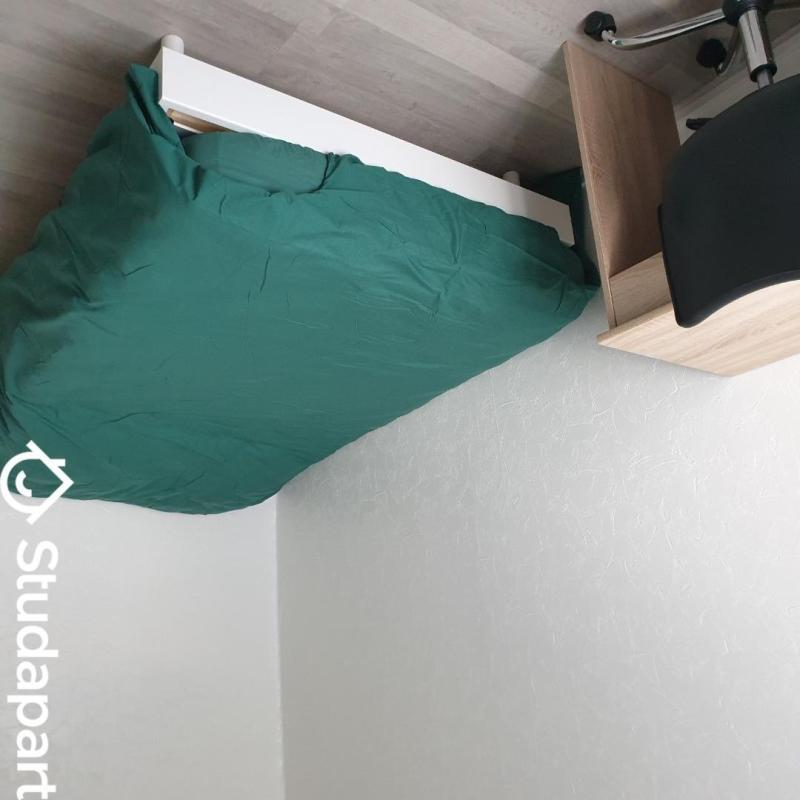 Chambre - 10 m² - 1 pièce