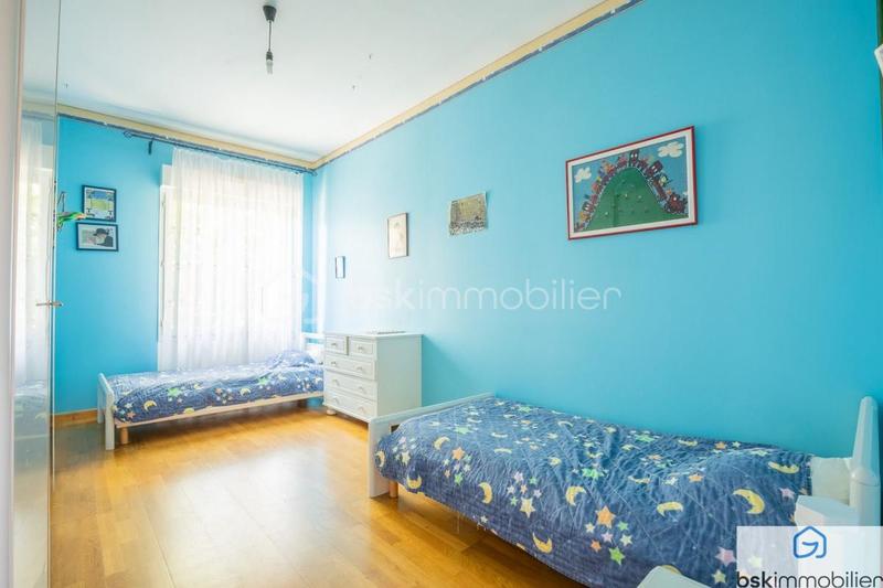 Maison - 320 m² - 10 pièces