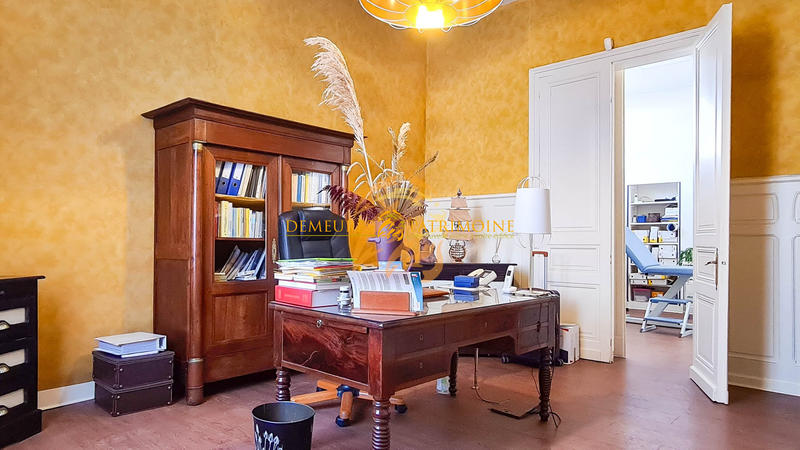 Maison - 217 m² - 11 pièces