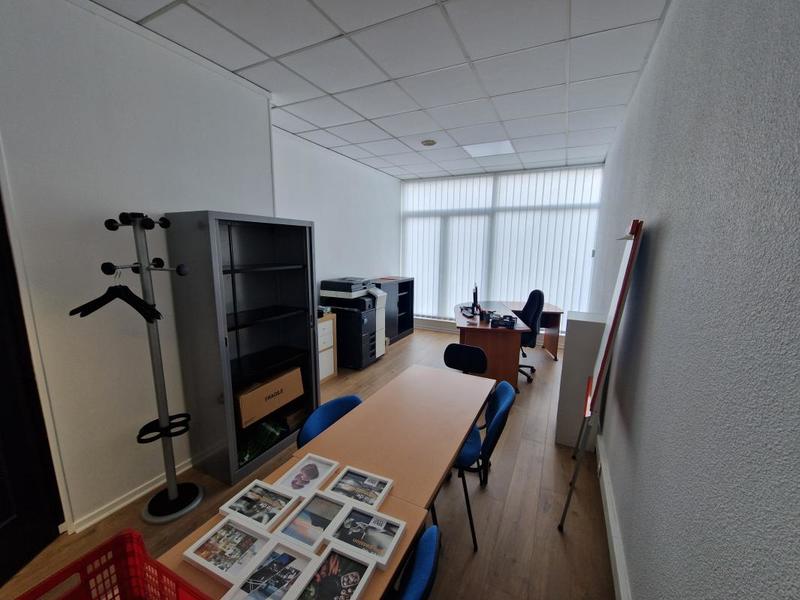 Bureau - 77 m² - 2 pièces