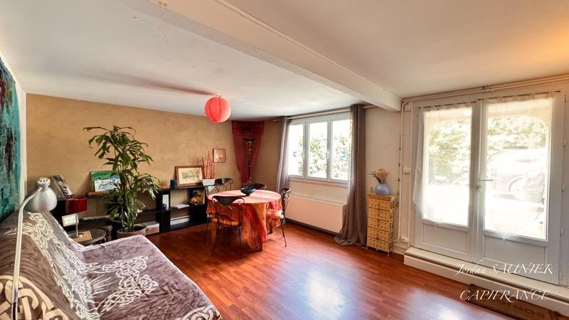 Maison - 230 m² - 10 pièces
