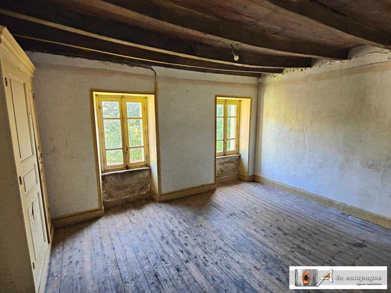 Maison ancienne - 101 m² - 8 pièces