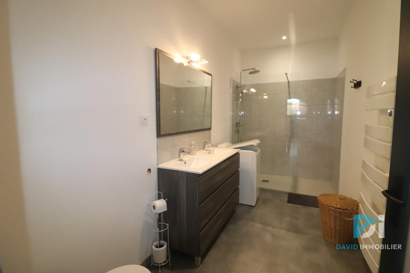 Villa - 297 m² - 8 pièces