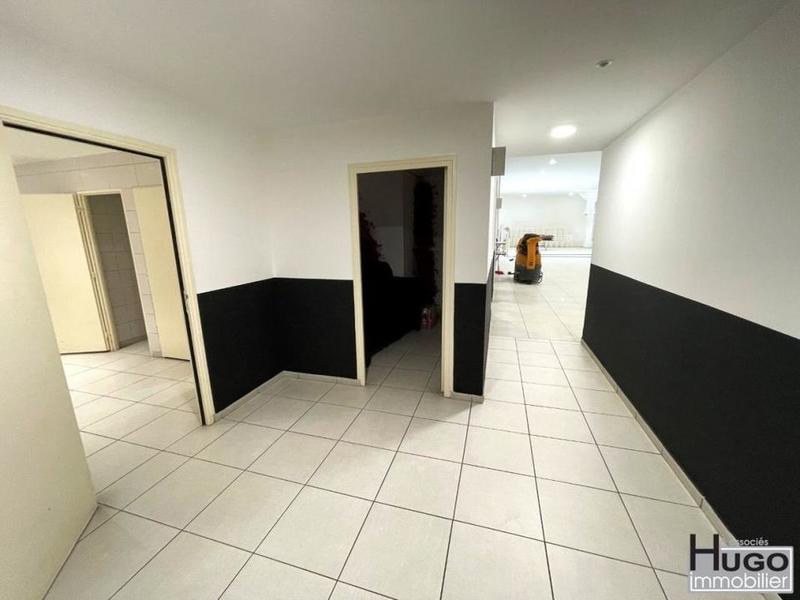 Local commercial - 950 m²