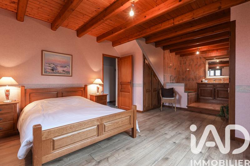 Maison - 258 m² - 7 pièces