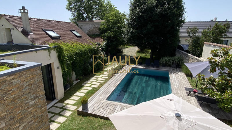 Maison - 300 m² - 9 pièces