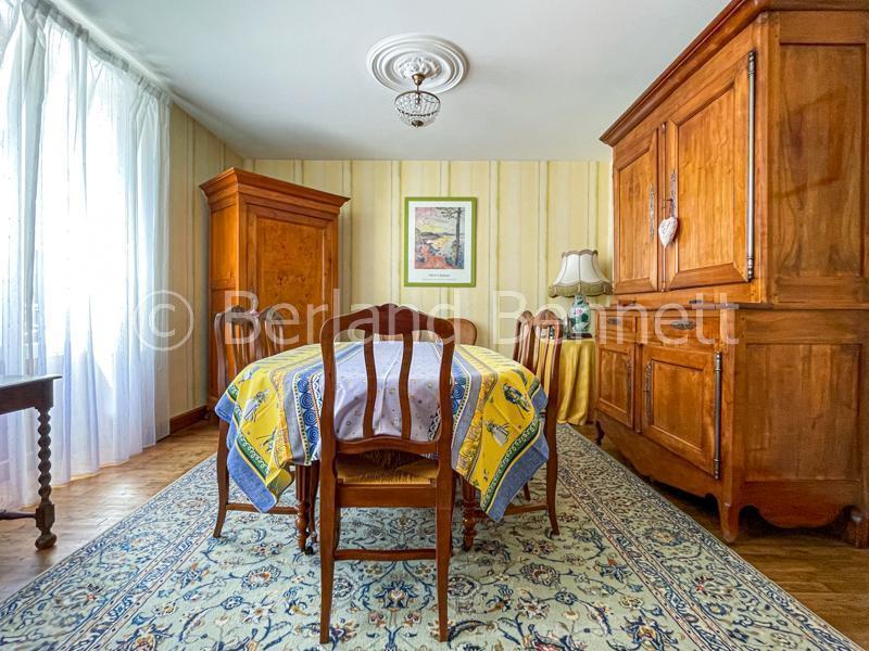 Maison de bourg - 207 m² - 8 pièces